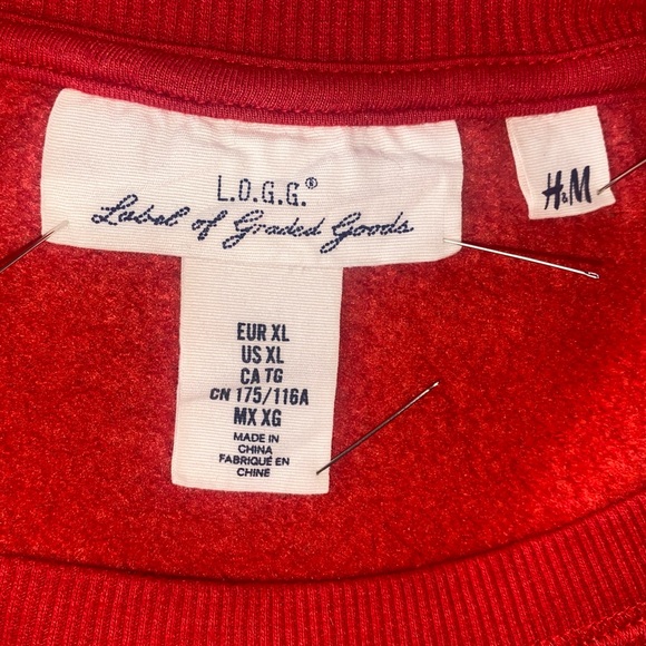 Red Christmas Sweatshirt Sweater from H&M - Picture 3 of 6